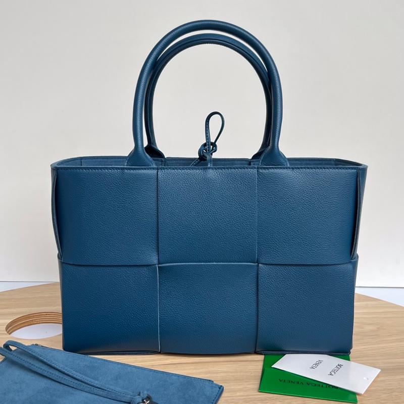 Bottega Veneta Handbags 652867 Litchi grain dark blue